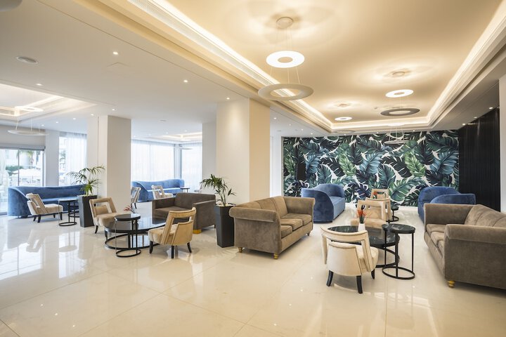 Guest Lobby