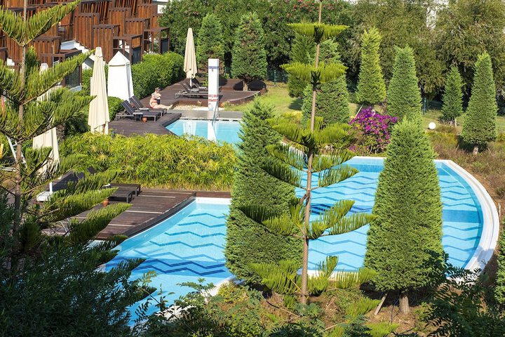Hotel Pool