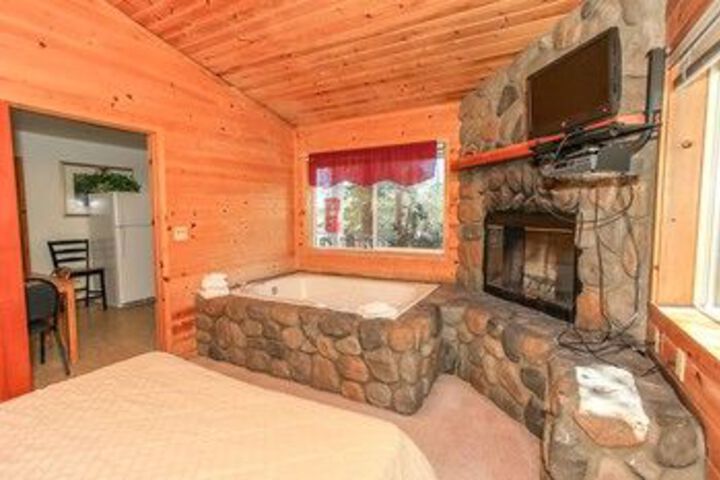 Hot Tub 23 of 27