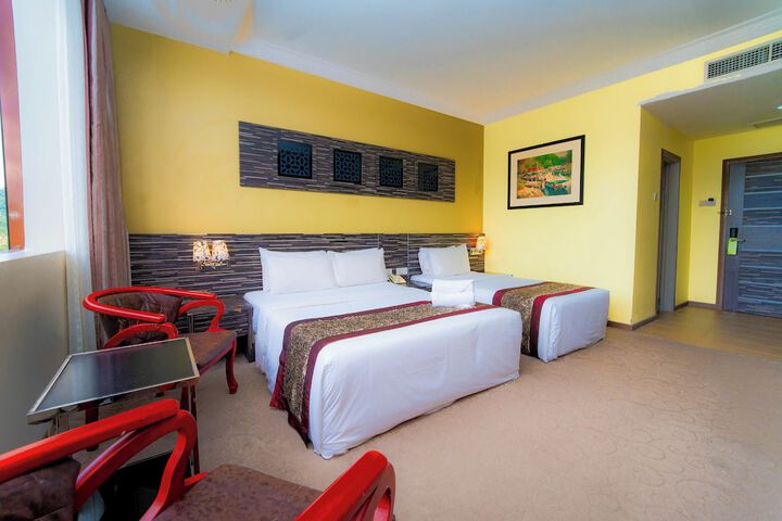 Room 7 of 11