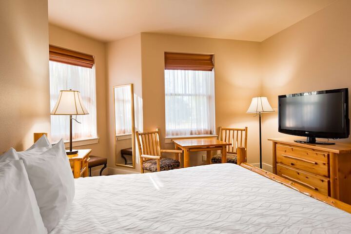 Room 16 of 28