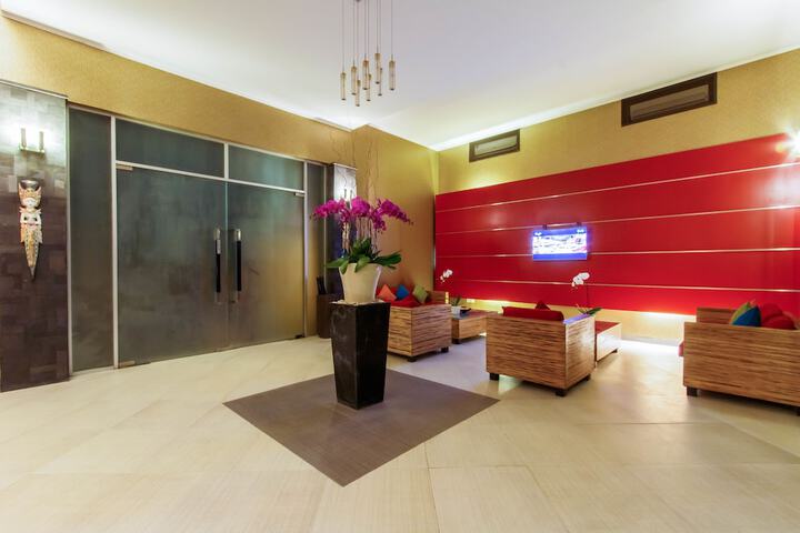 Guest Lobby
