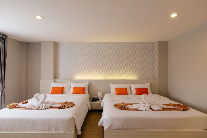 Room 70 of 174