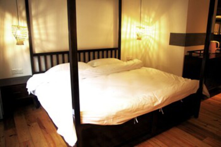 Room 18 of 27