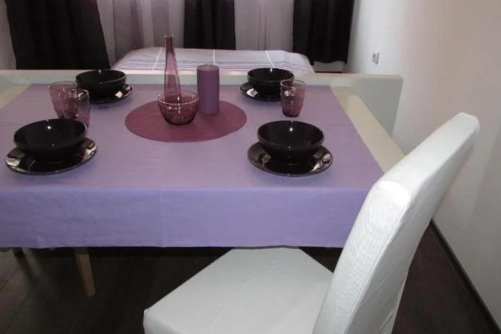 Dining 15 of 16
