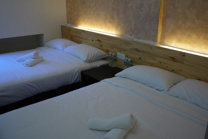 Room 6 of 31