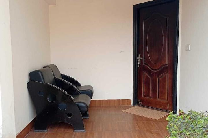 Room 9 of 16
