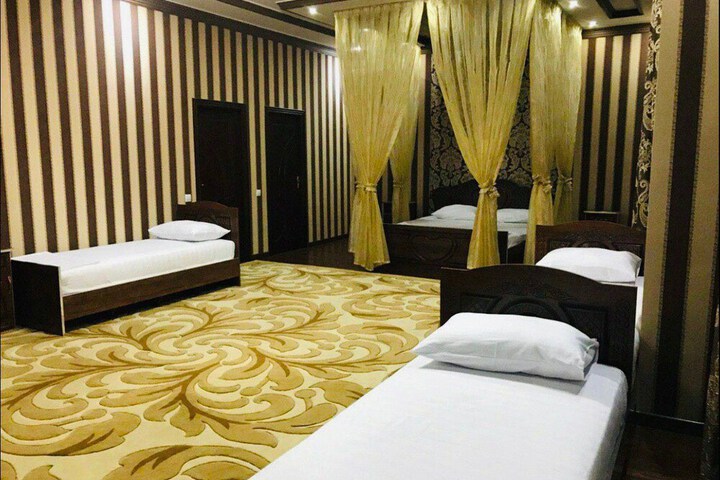 Room 5 of 32