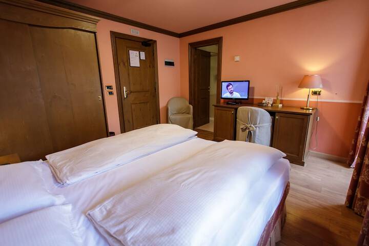 Room 47 of 211