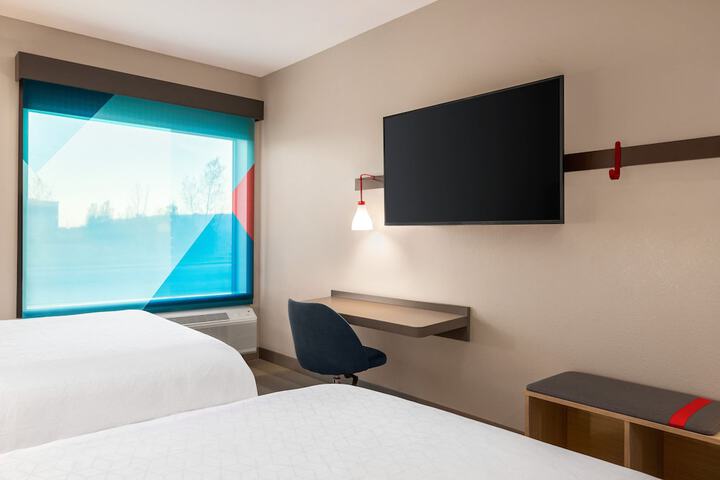 1 King or 2 Queen Beds (6 of 14)