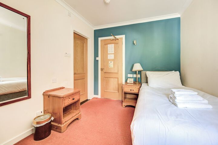 Room 42 of 159