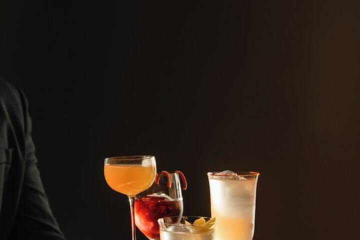 Lounge 184 of 208