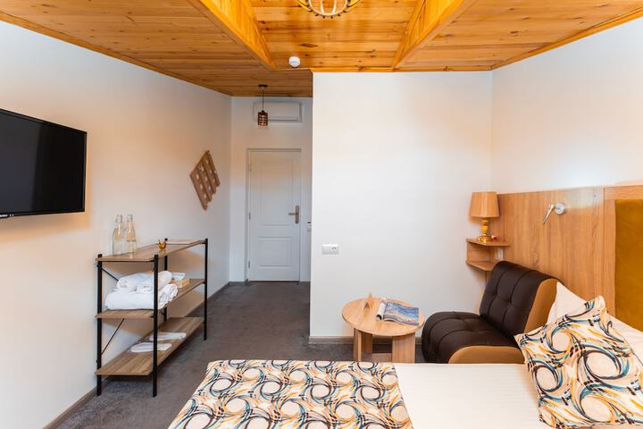 Room 113 of 175