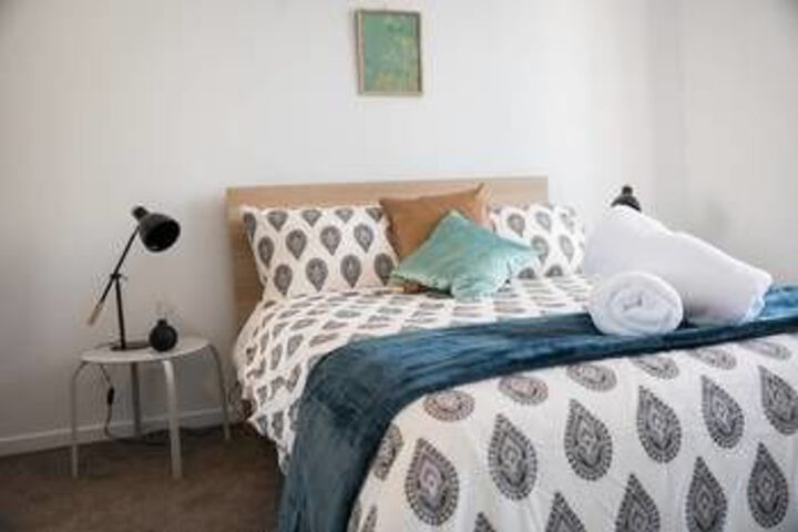 Beachfront Two Bedrooms just 5 mins from Airport!
