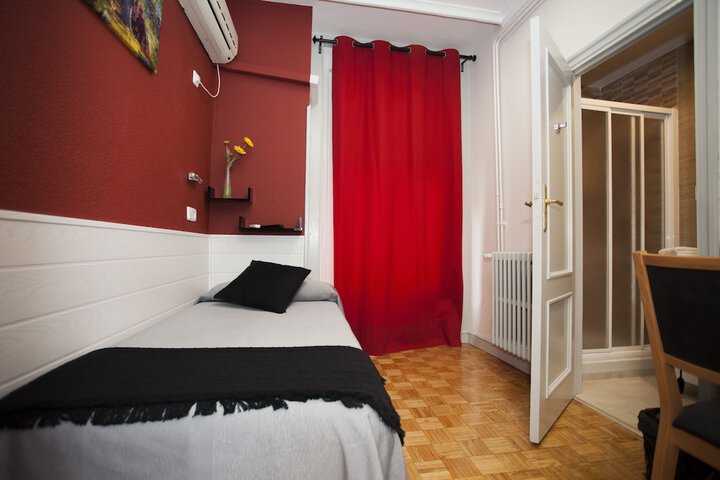 Room 19 of 44