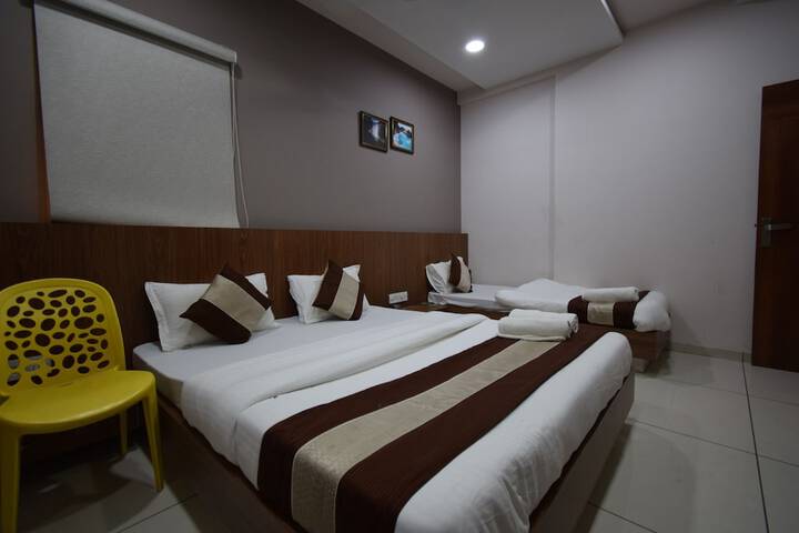 Room 15 of 36