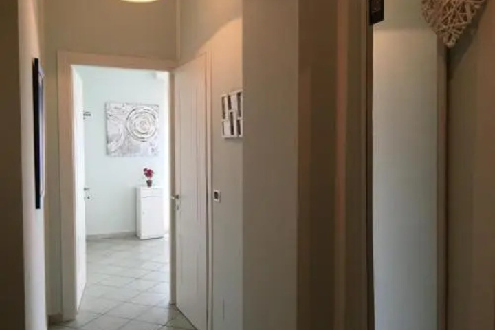 Room 10 of 15