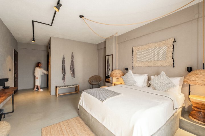 Room 18 of 53
