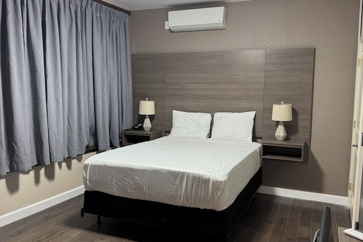 Room 3 of 9