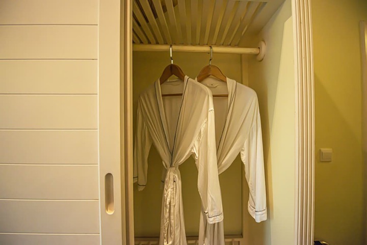 Room 17 of 113