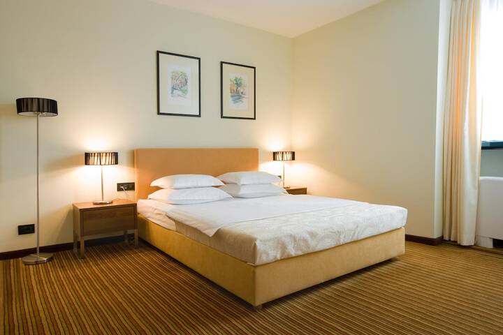 Room 21 of 57