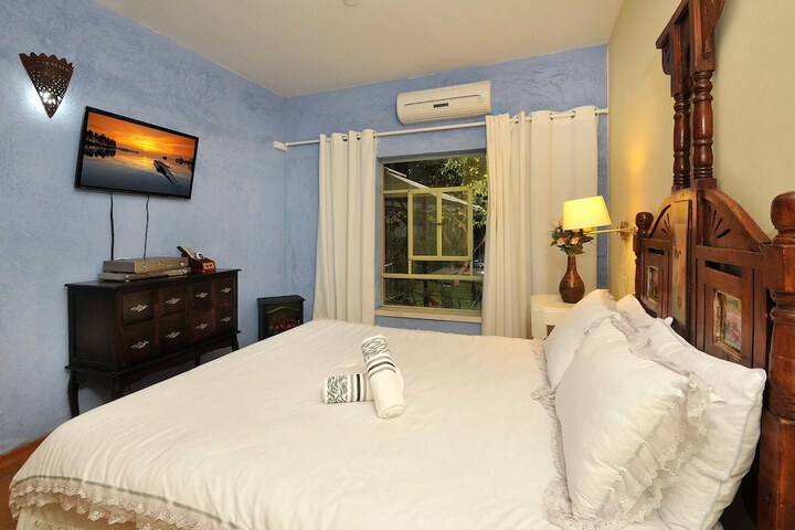 Room 6 of 37
