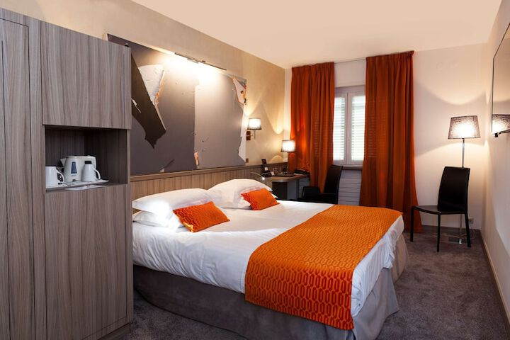 Room 37 of 106