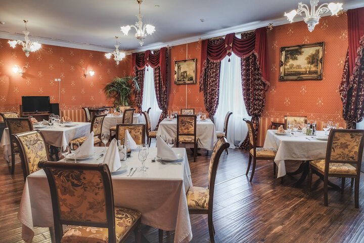 Dining 50 of 56