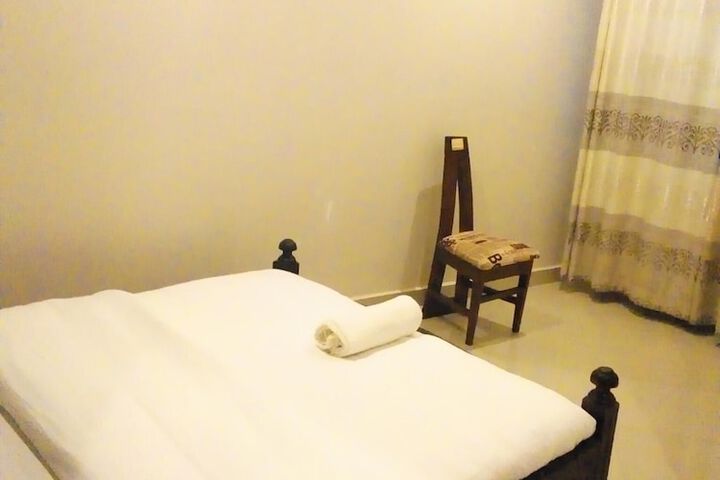 Room 6 of 15