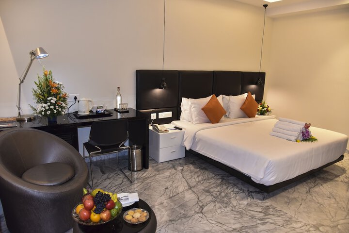 Room 53 of 150