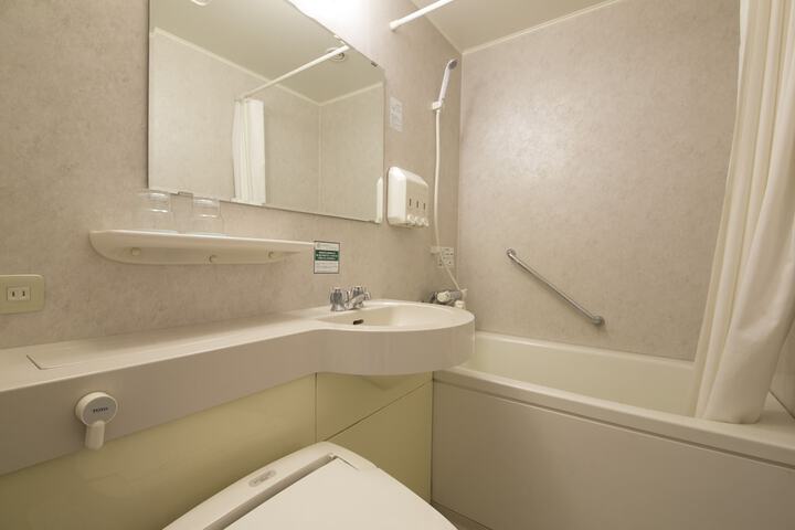 Room 11 of 22