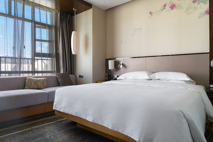 Room 10 of 73