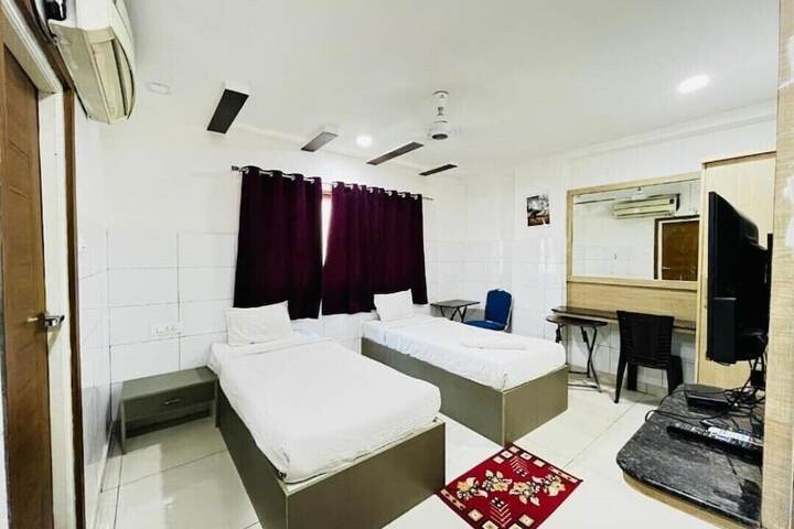 Room 10 of 22