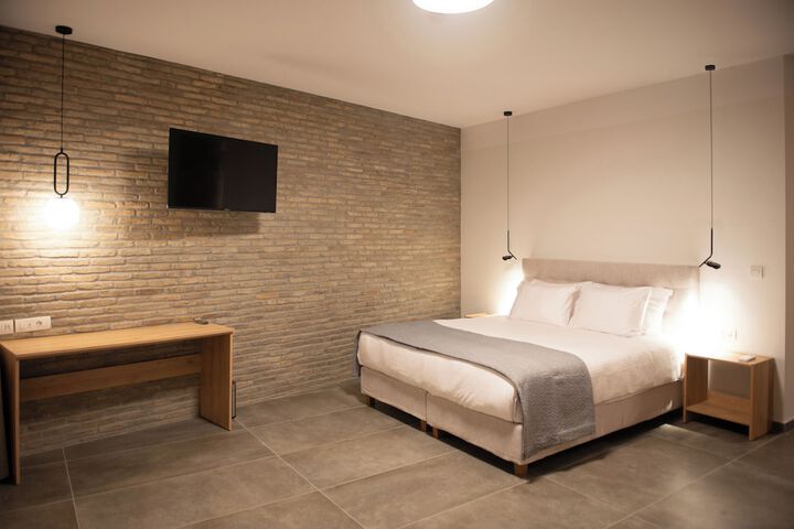 Room 17 of 76