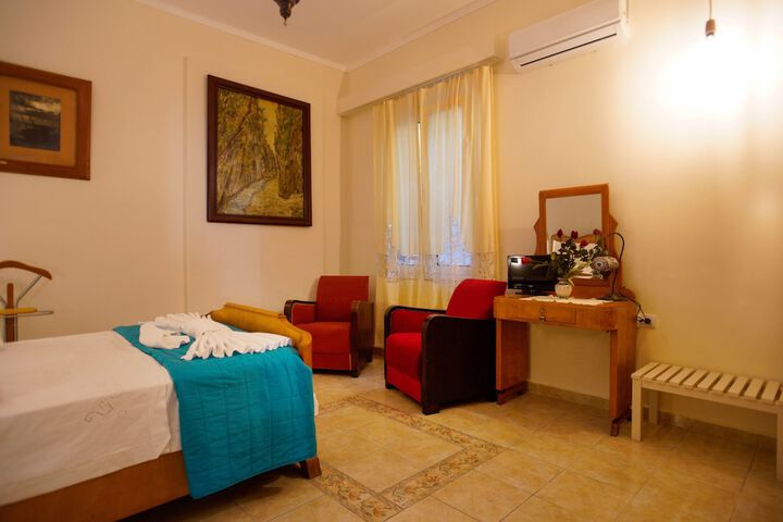 Room 4 of 41
