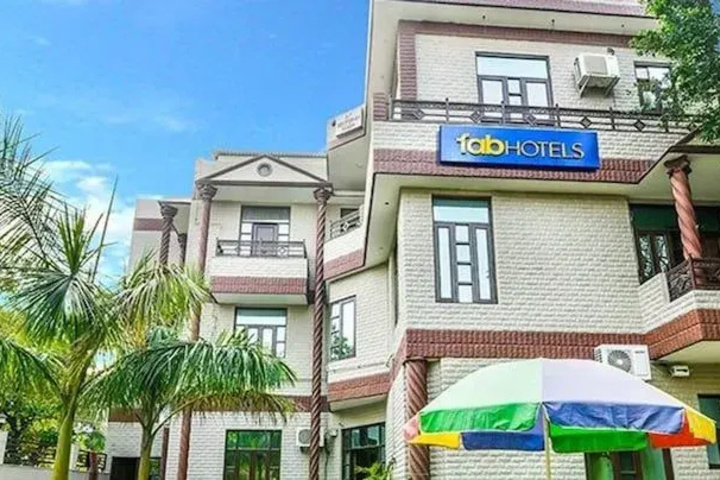 FabHotel Bella Vista