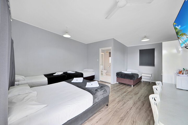 Room 10 of 42