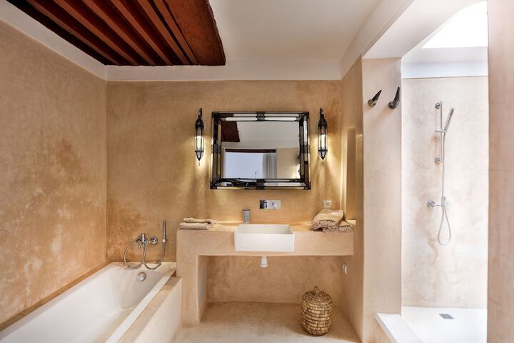 Bath Interior