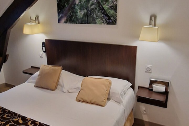 Room 15 of 28
