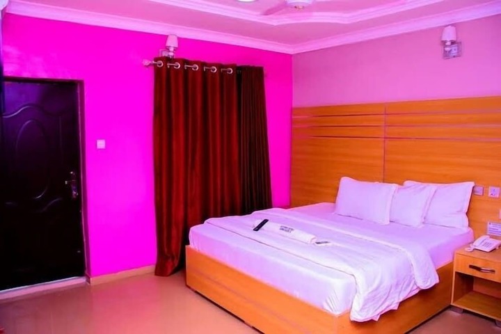 Room 2 of 35