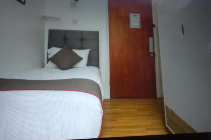 Room 46 of 49