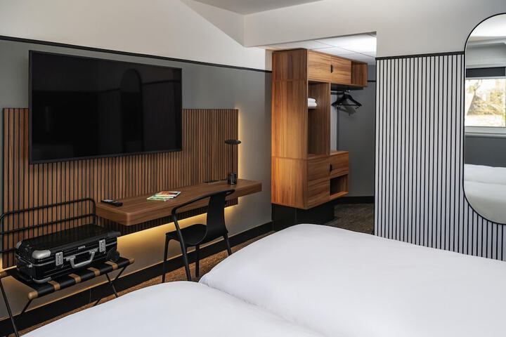 Room 22 of 63