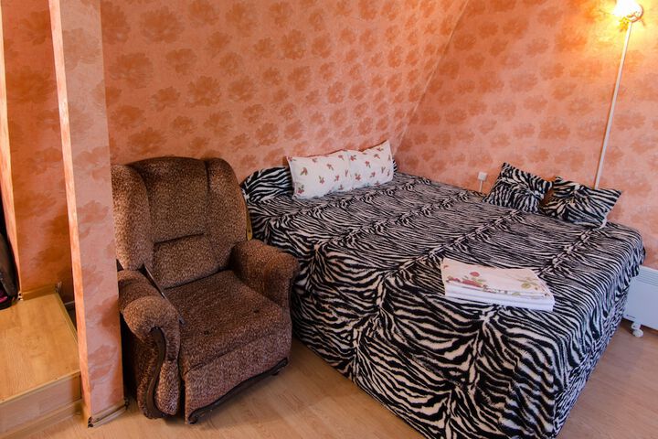 Room 3 of 41