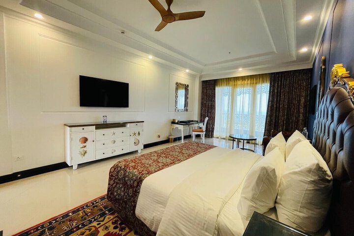 Room 17 of 124