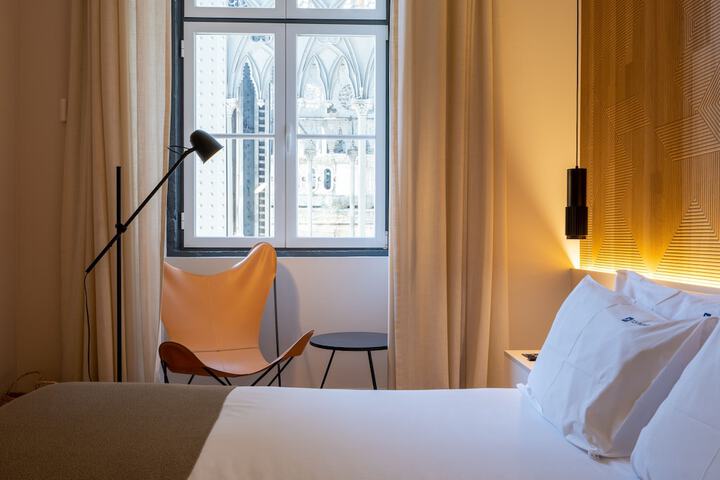Room 30 of 65