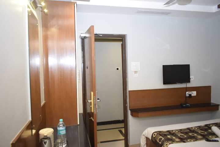 Room 17 of 51