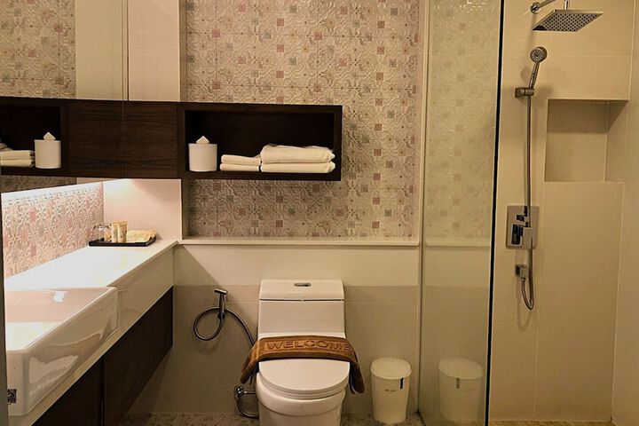 Room 62 of 95