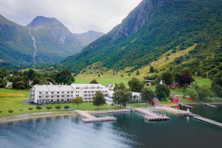 Exterior of Rosendal Fjordhotel