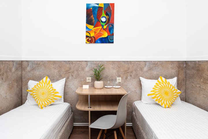 Room 48 of 175