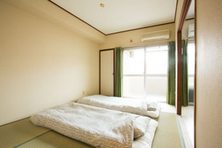 Room 74 of 182